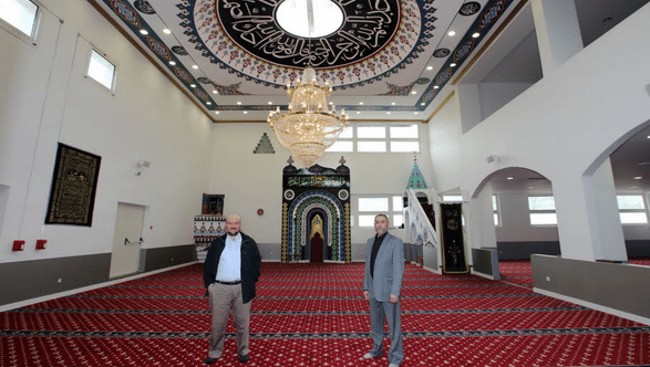 La salle de prière de la mosquée turque d'Annecy