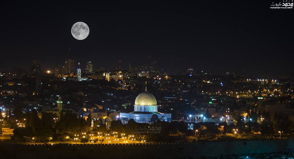 L'image du jour  la super lune au dessus d'Al Quds