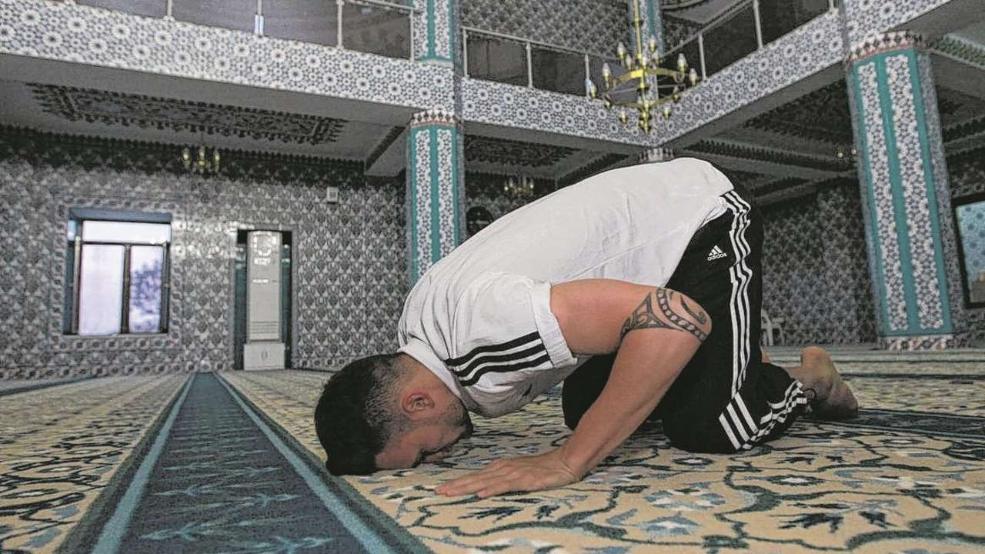 Le footballeur allemand Danny Blum se convertit à l'Islam  2