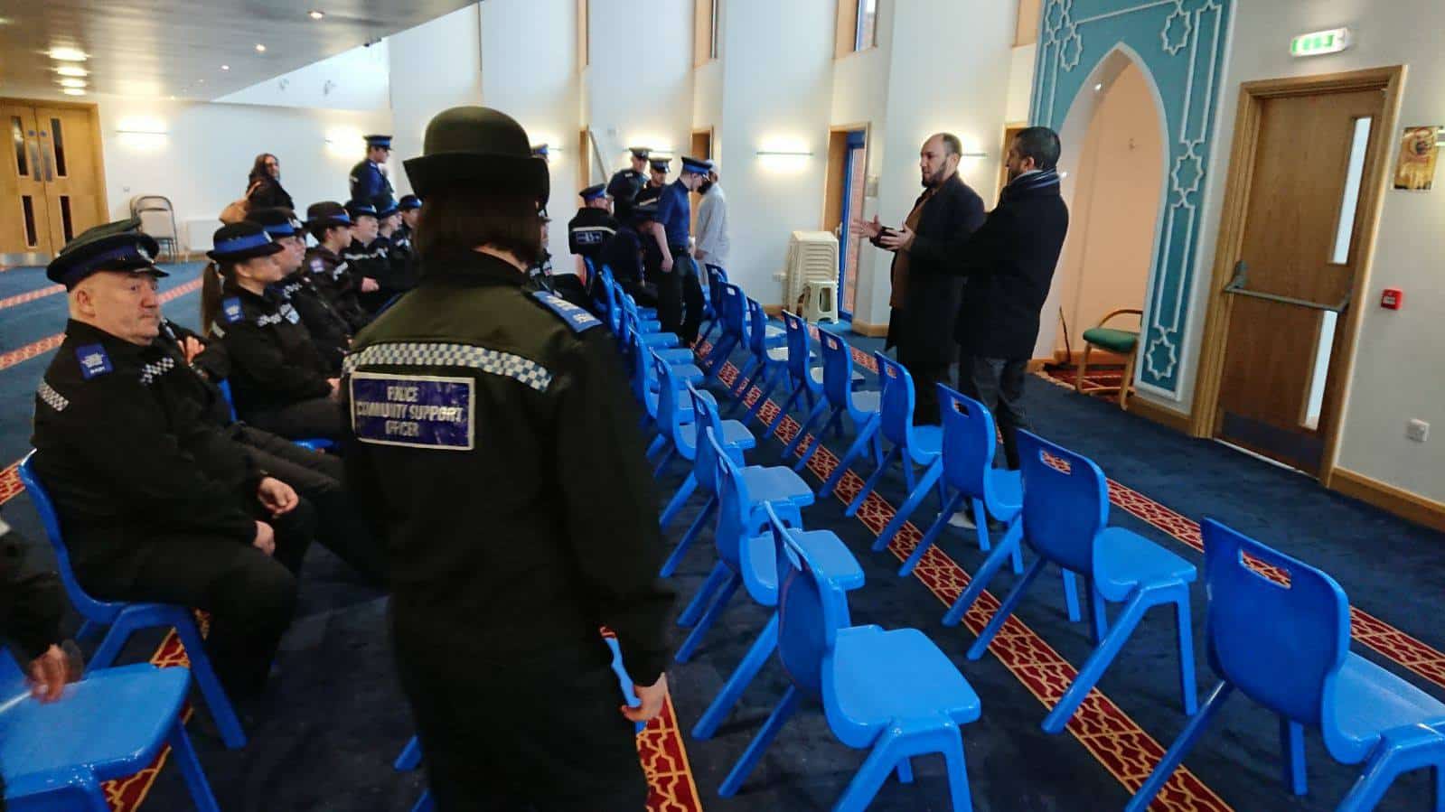 La police a la mosquée de Reading 3